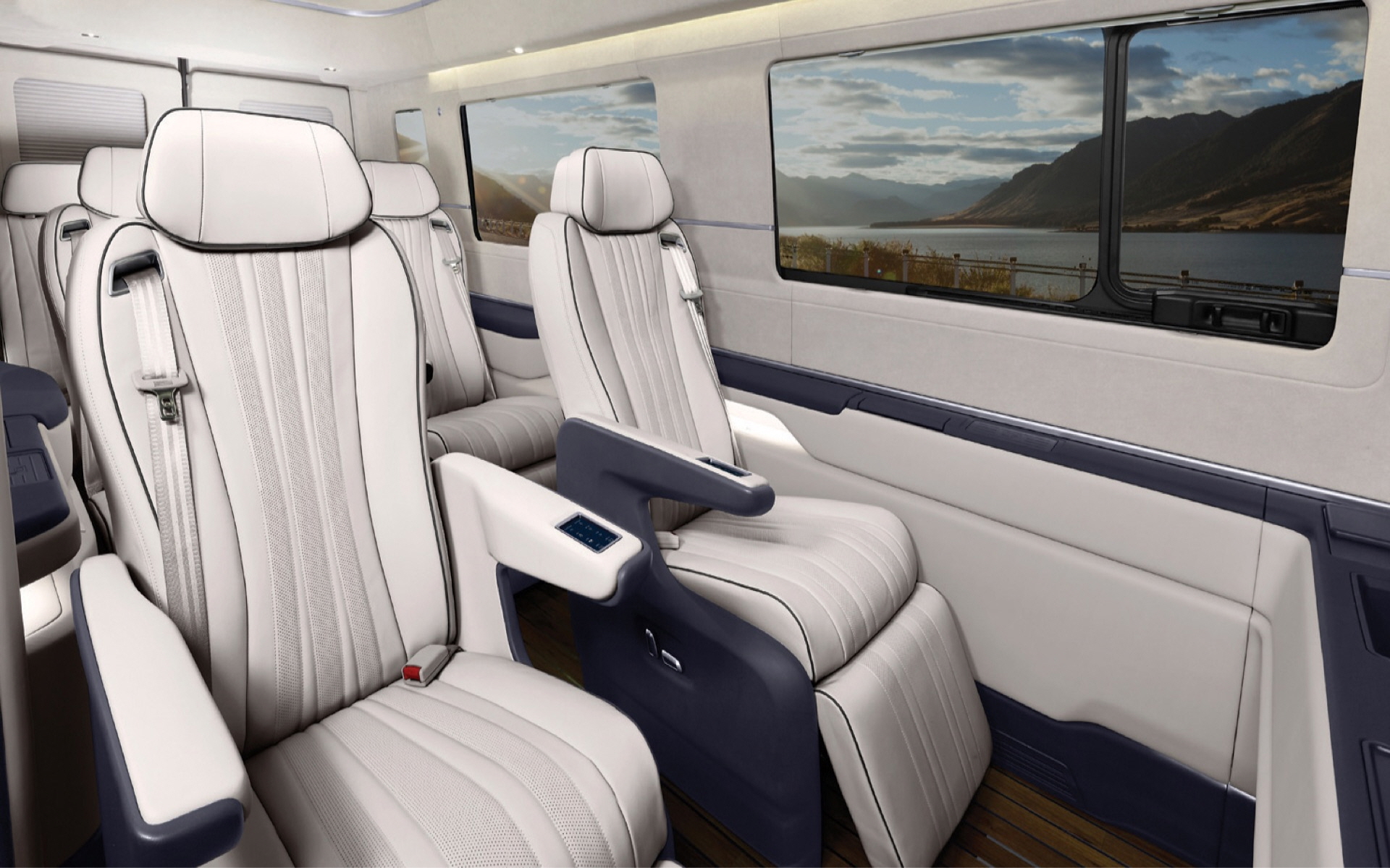 중형 15인승 솔라티 리무진 버스 내부2