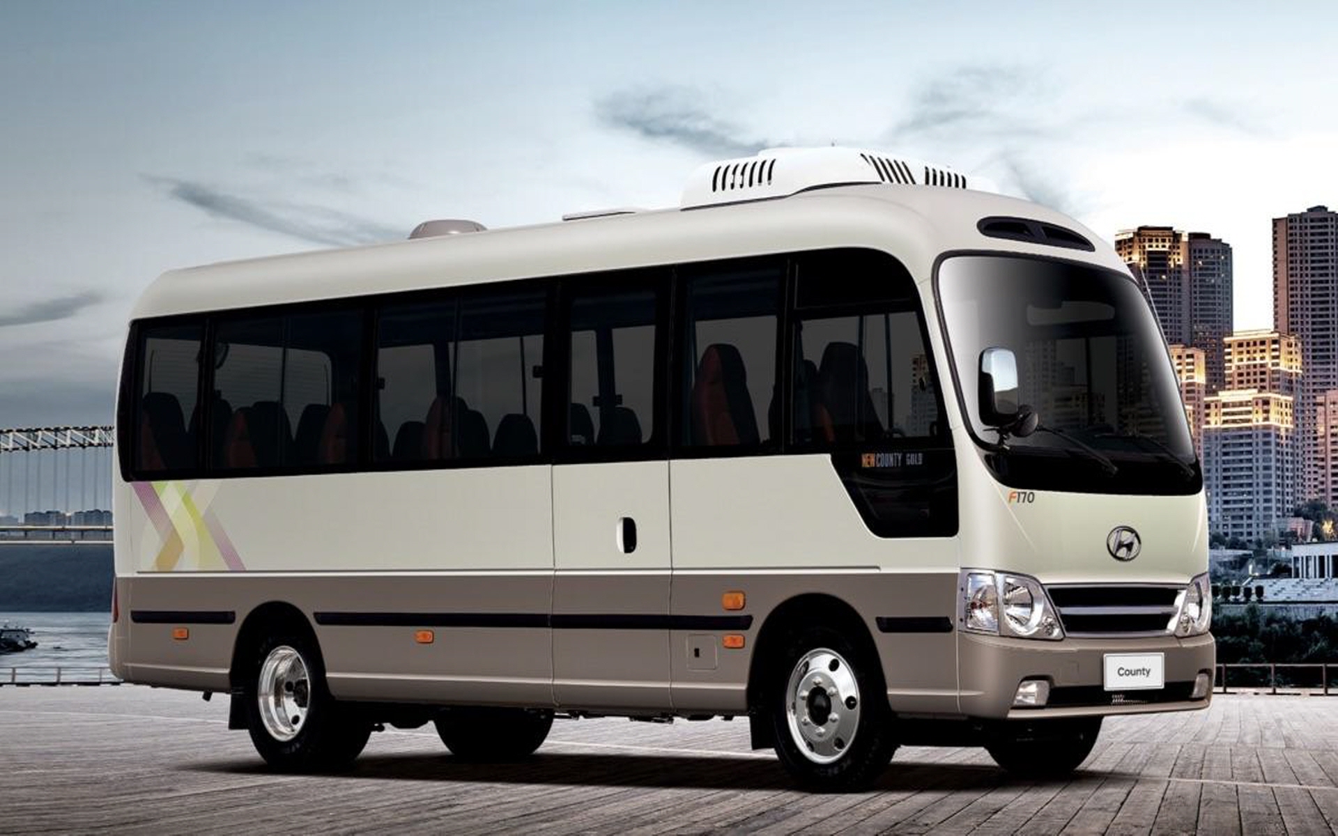 중형 25인승 미니버스 전면