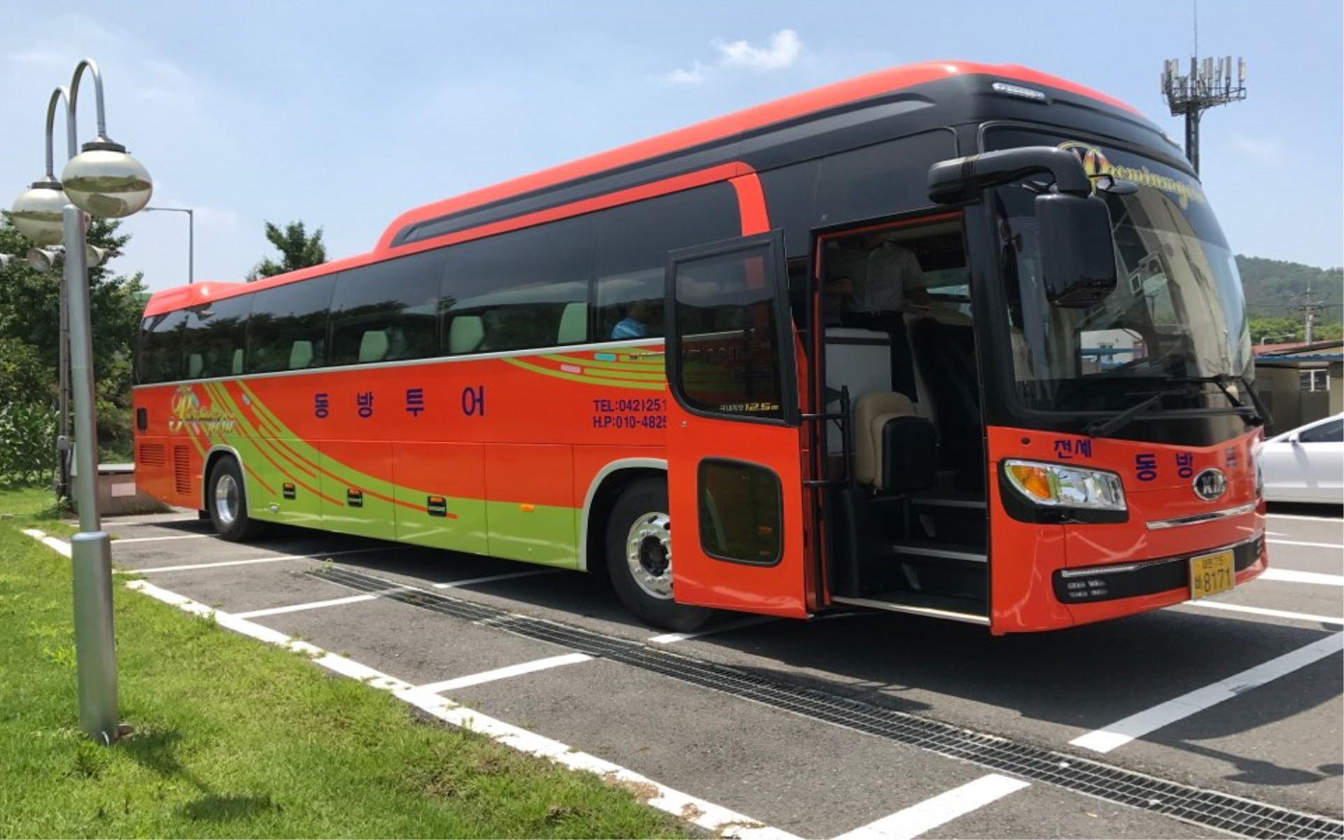 대형 21인승 프리미엄 리무진버스 전면 우측