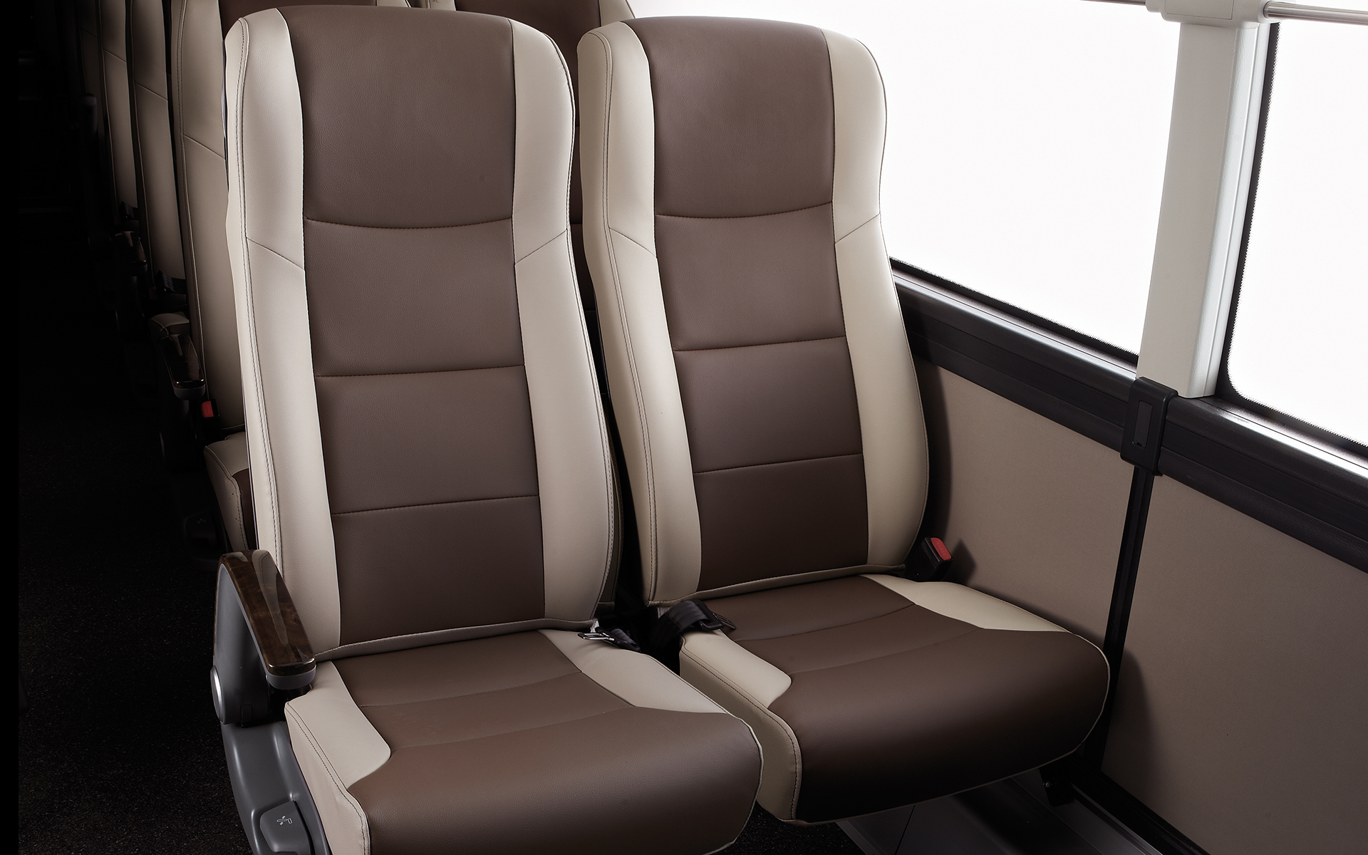 대형롱바디 44인승 일반리무진버스 의자